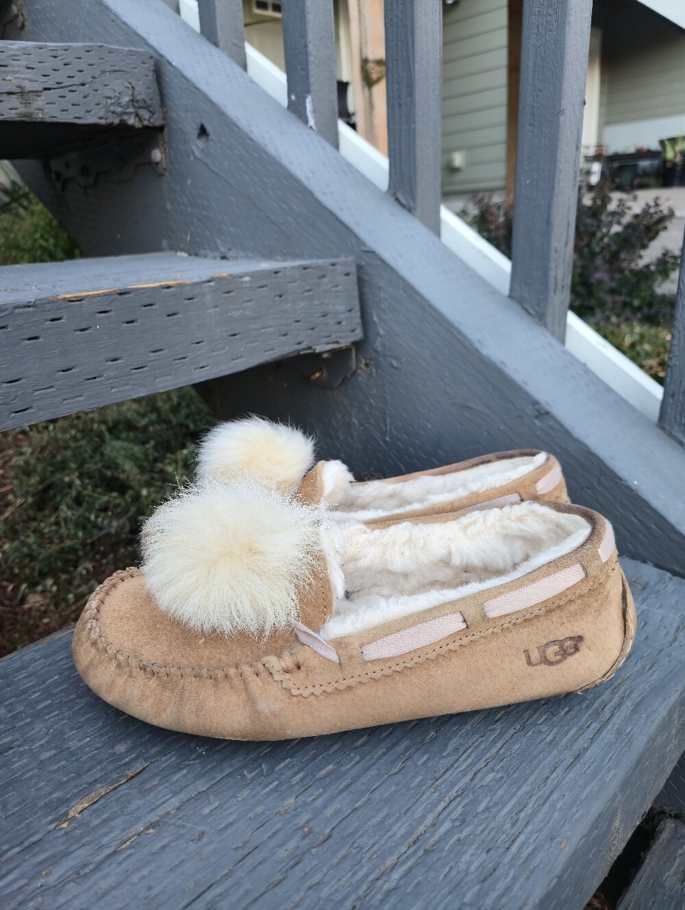 UGG Dakota Pom Pom
